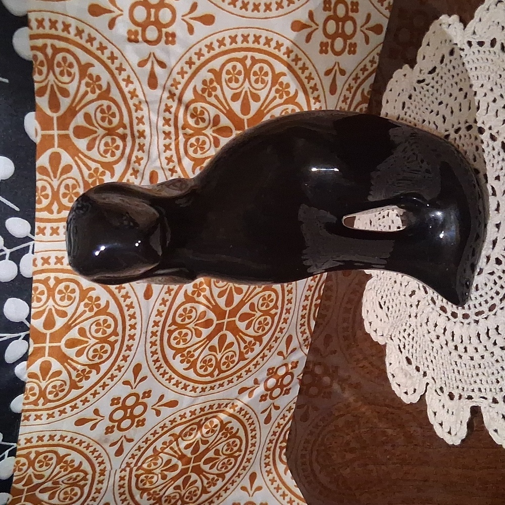 Vintage Ceramic Dog Figurine - Picture 2 of 4